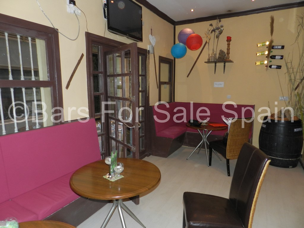 Sports Tapas Drinks Bar For Sale in Fuengirola, Malaga, Spain
