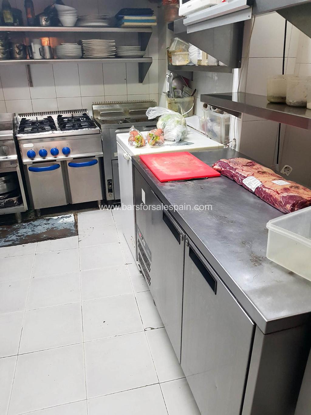 Lovely Irish Bar/Grill in Central Fuengirola Bars for sale Spain