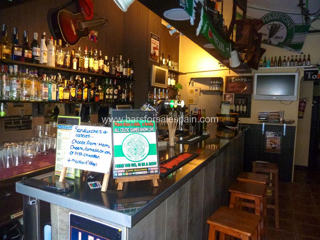 Unbelievable starter bar for sale in Benalmadena, Malaga, Spain Bars for sale Spain