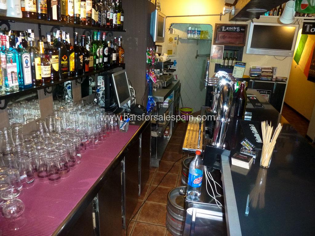 Unbelievable starter bar for sale in Benalmadena, Malaga, Spain Bars for sale Spain