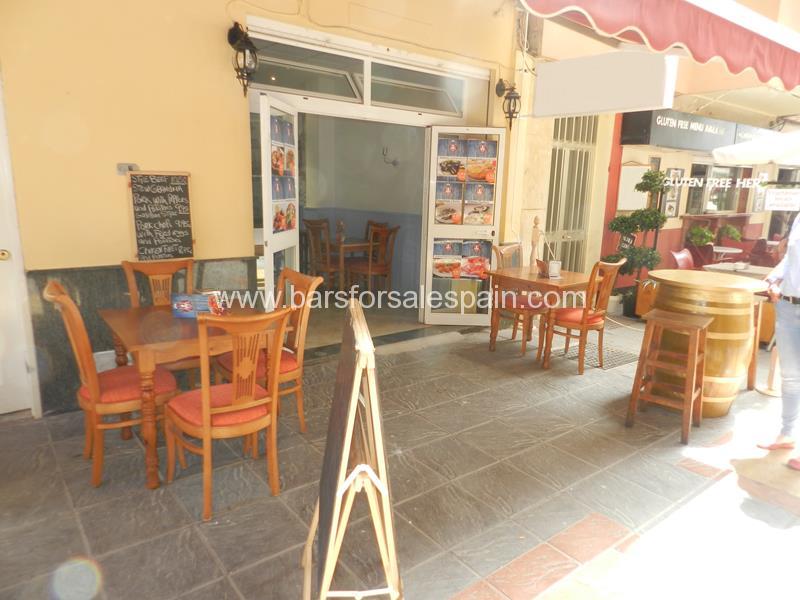 Busy Cafe Bar for Sale In Central Fuengirola
