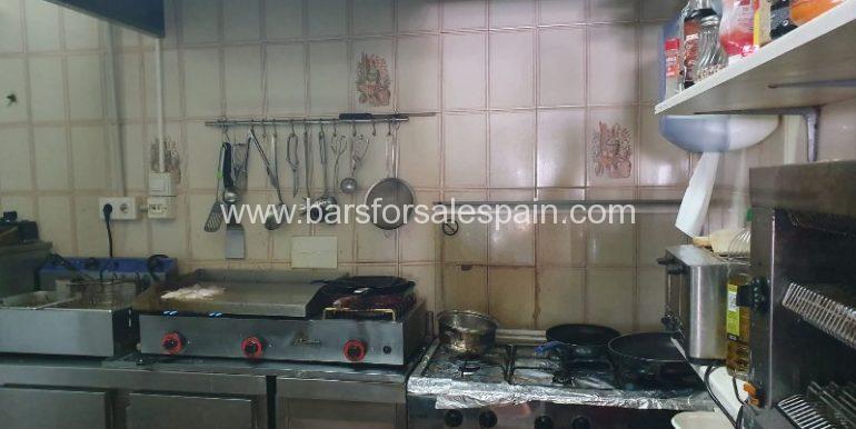 3f76b85c-845f-49c3-92a6-37940ed54bb2_800x600