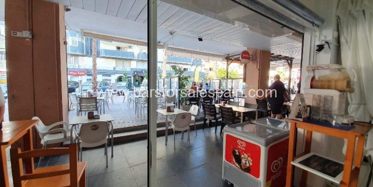 f3ec798a-5535-445e-a143-a0675a10f447_800x600